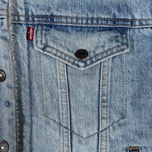 Signature by Levi Strauss Light Blue Denim Jacket with Cream Collar - Picture 5 of 14